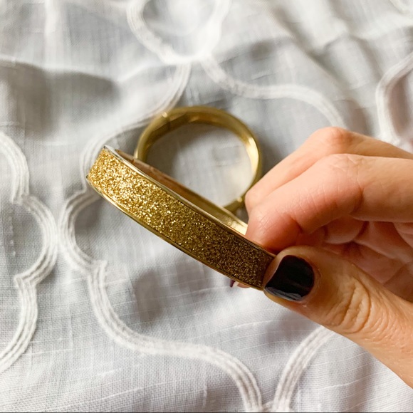 Betsey Johnson 🎀 Set of 2 Bangles - Picture 5 of 5